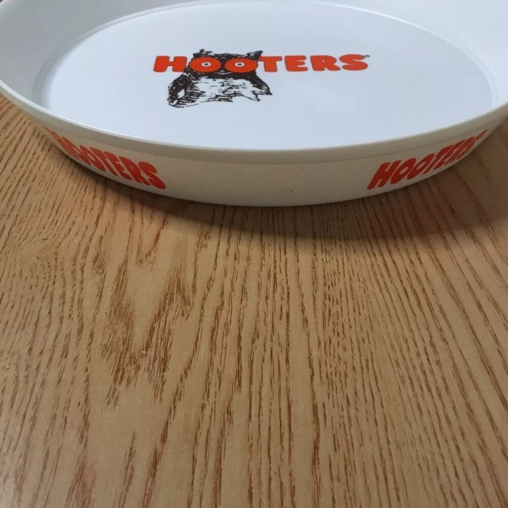 Free w/$59 Bundle Only New Hooters Girl Server Clams Food Drinks Tray 13.1/4”x2” - Picture 4 of 9